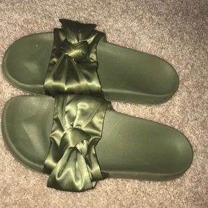 cute green bow slides